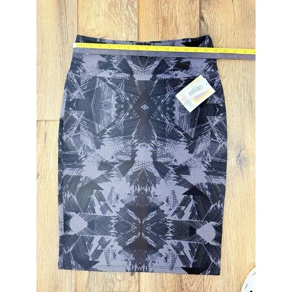 Lularoe Cassie Skirt Women's M Black  Fitted  Pull On Stretch NWT - Picture 4 of 9